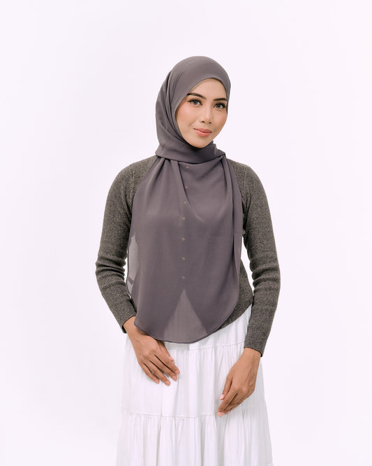 YARA IN GREY