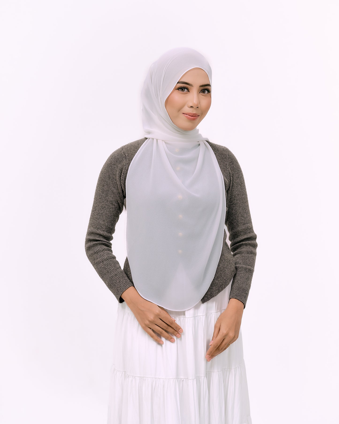 YARA IN OFFWHITE