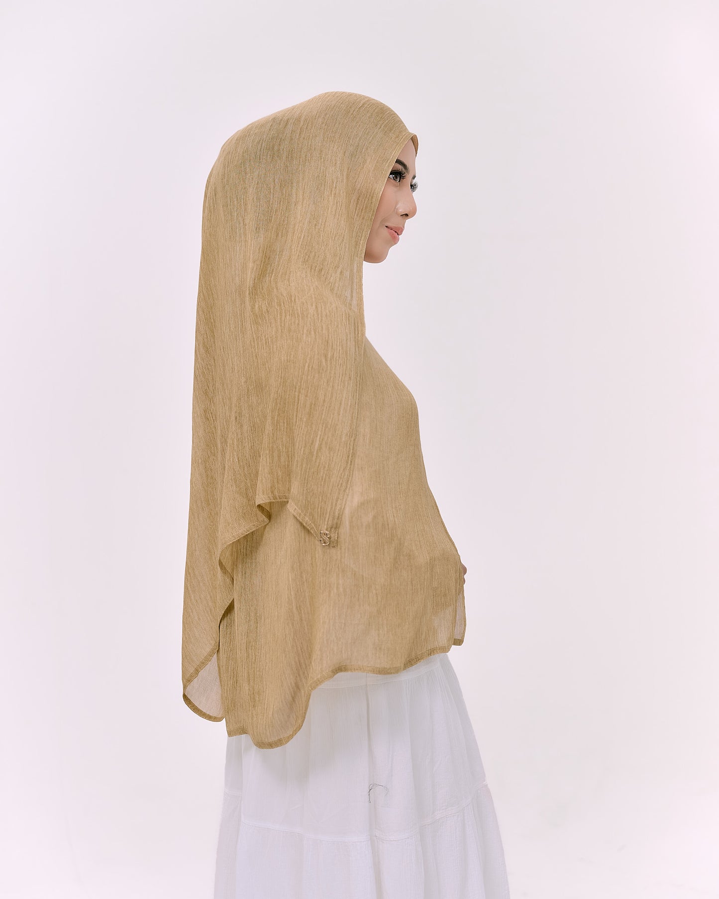 DREAMY IN HONEY
