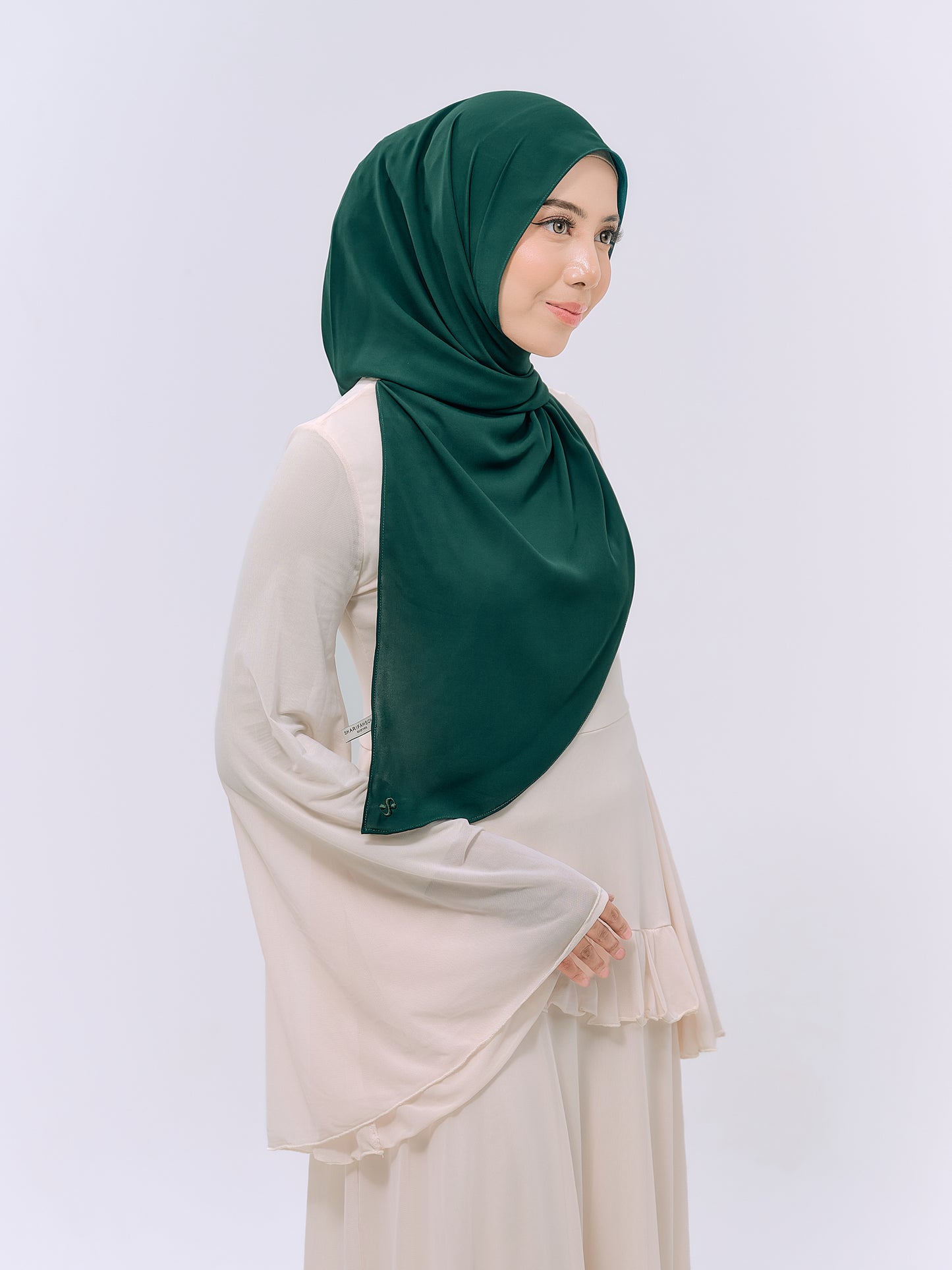 CLAIA IN EMERALD