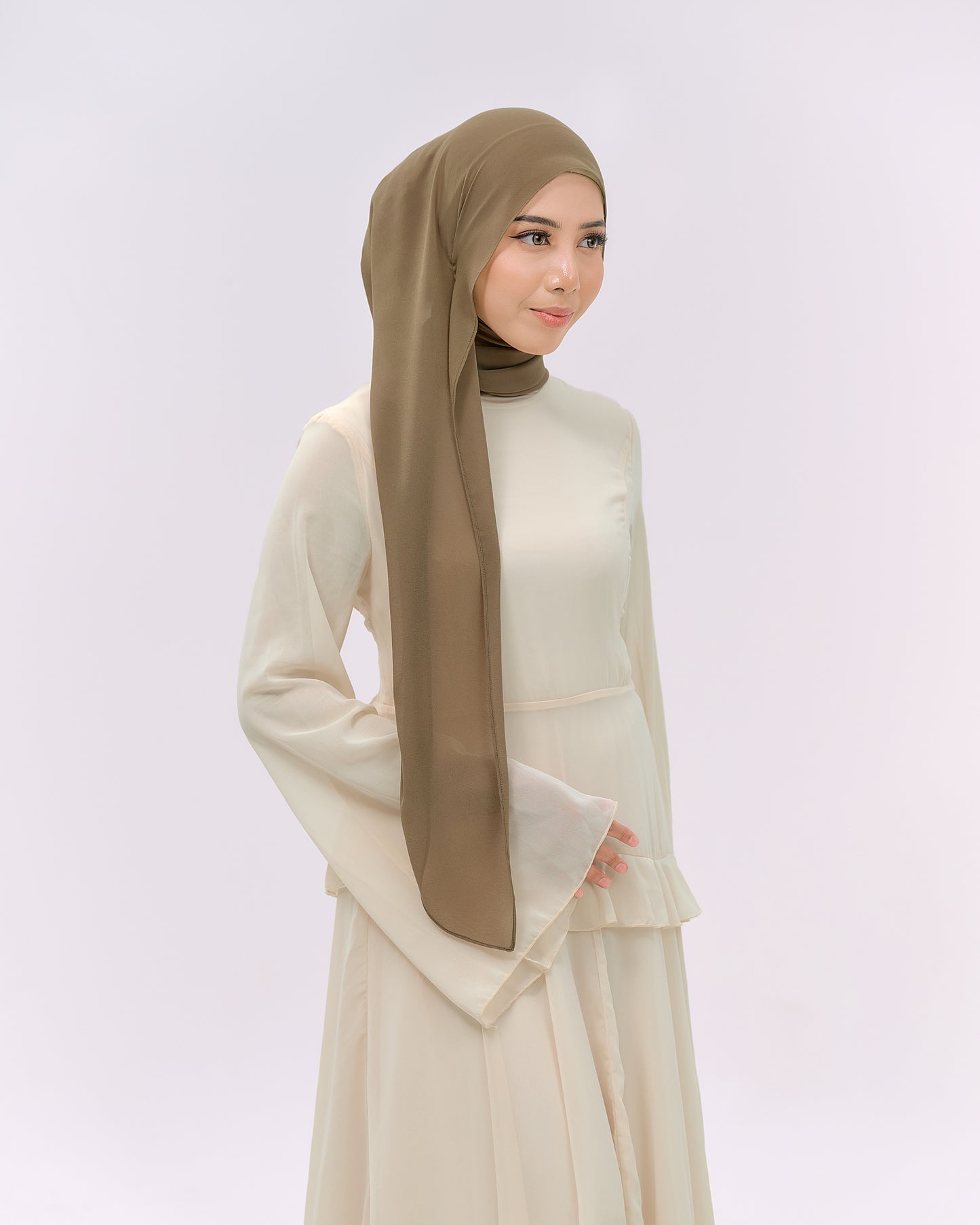 CLARA IN MATCHA DUST