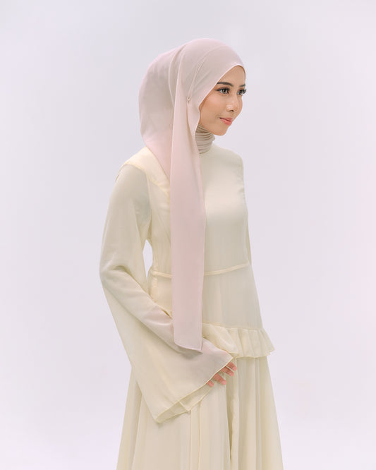 CLARA IN OATMEAL