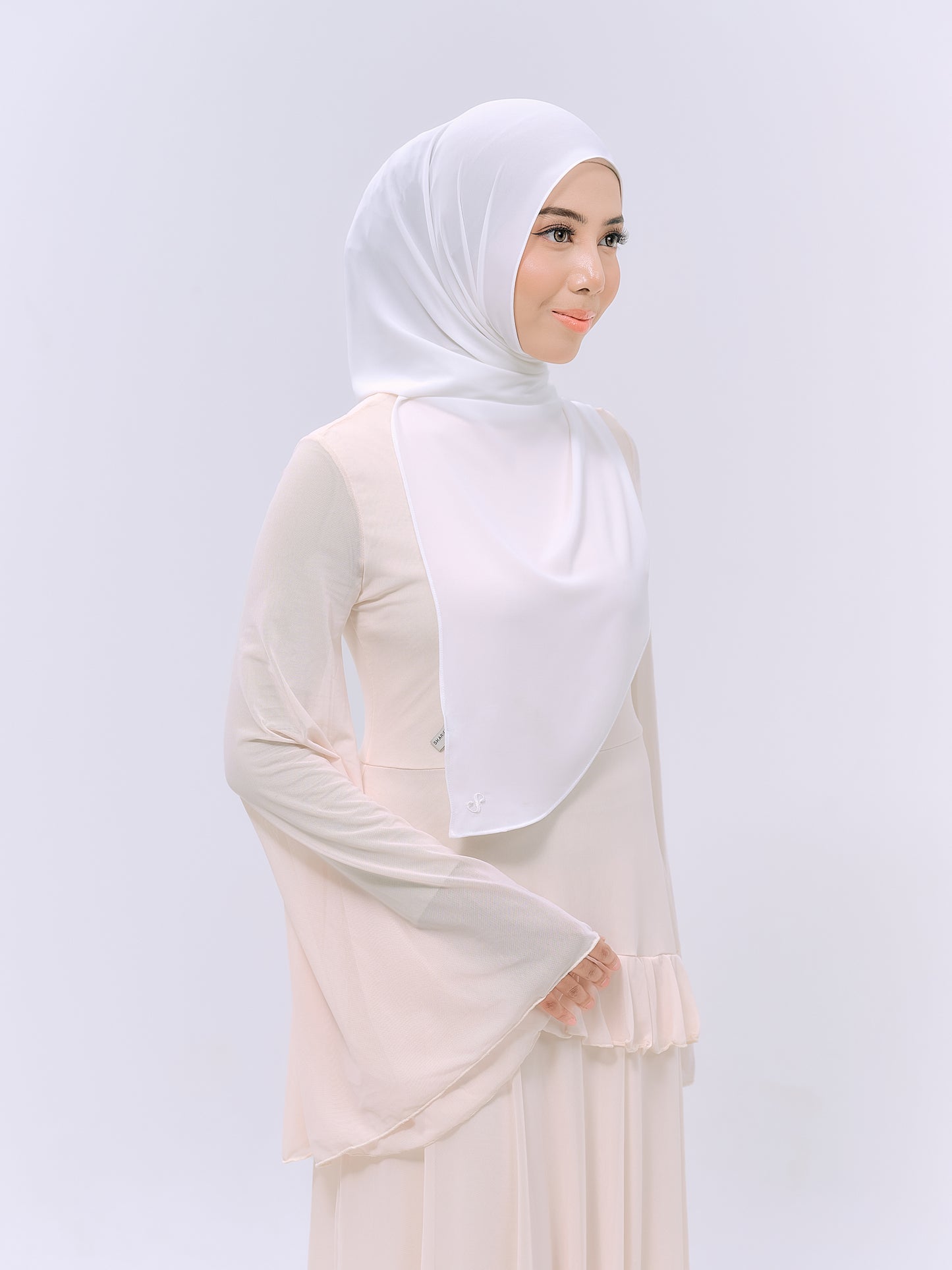 CLAIA IN IVORY WHITE