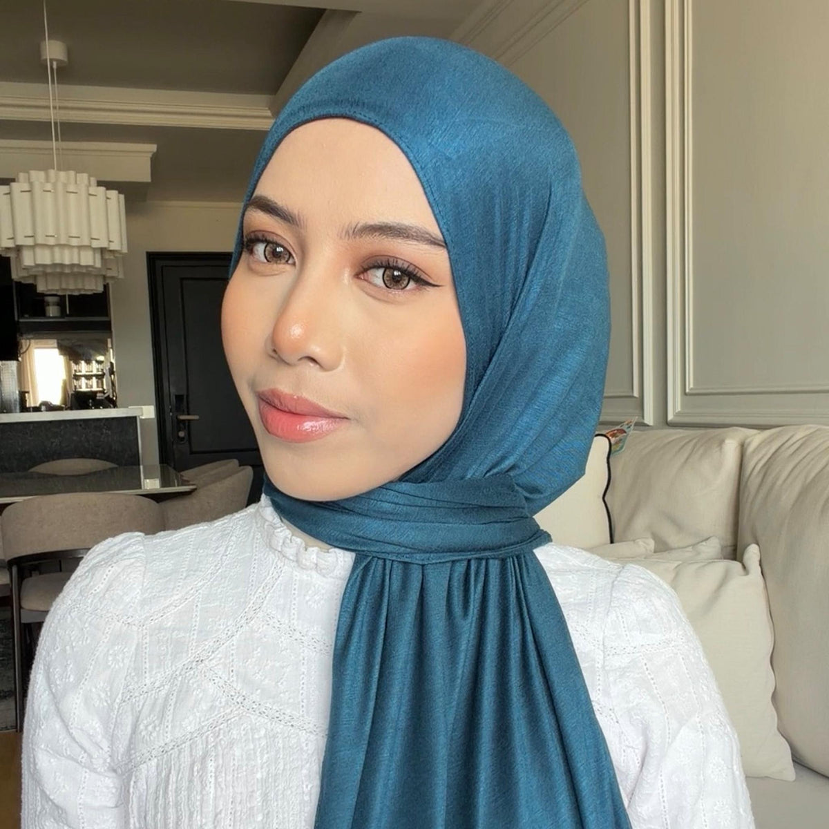 NEYA HOODIE SHAWL