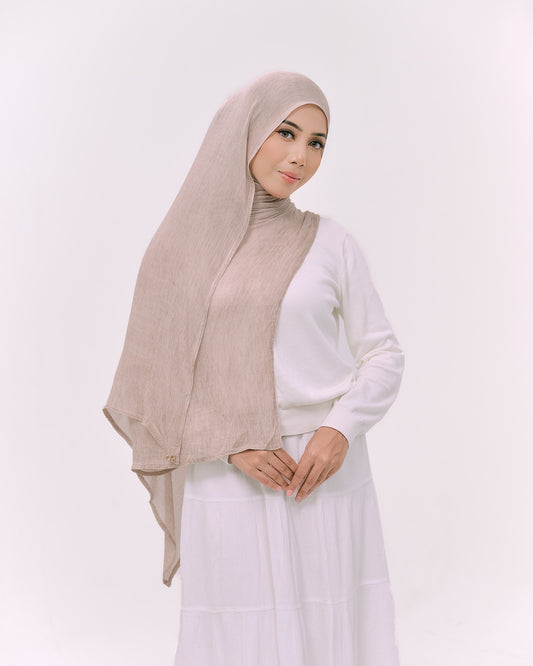DREAMY IN SOFT BROWN