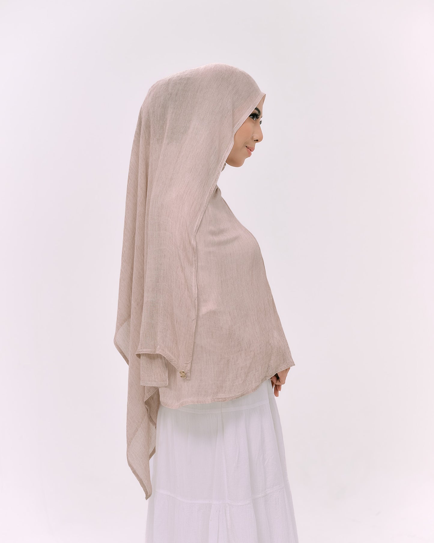 DREAMY IN SOFT BROWN