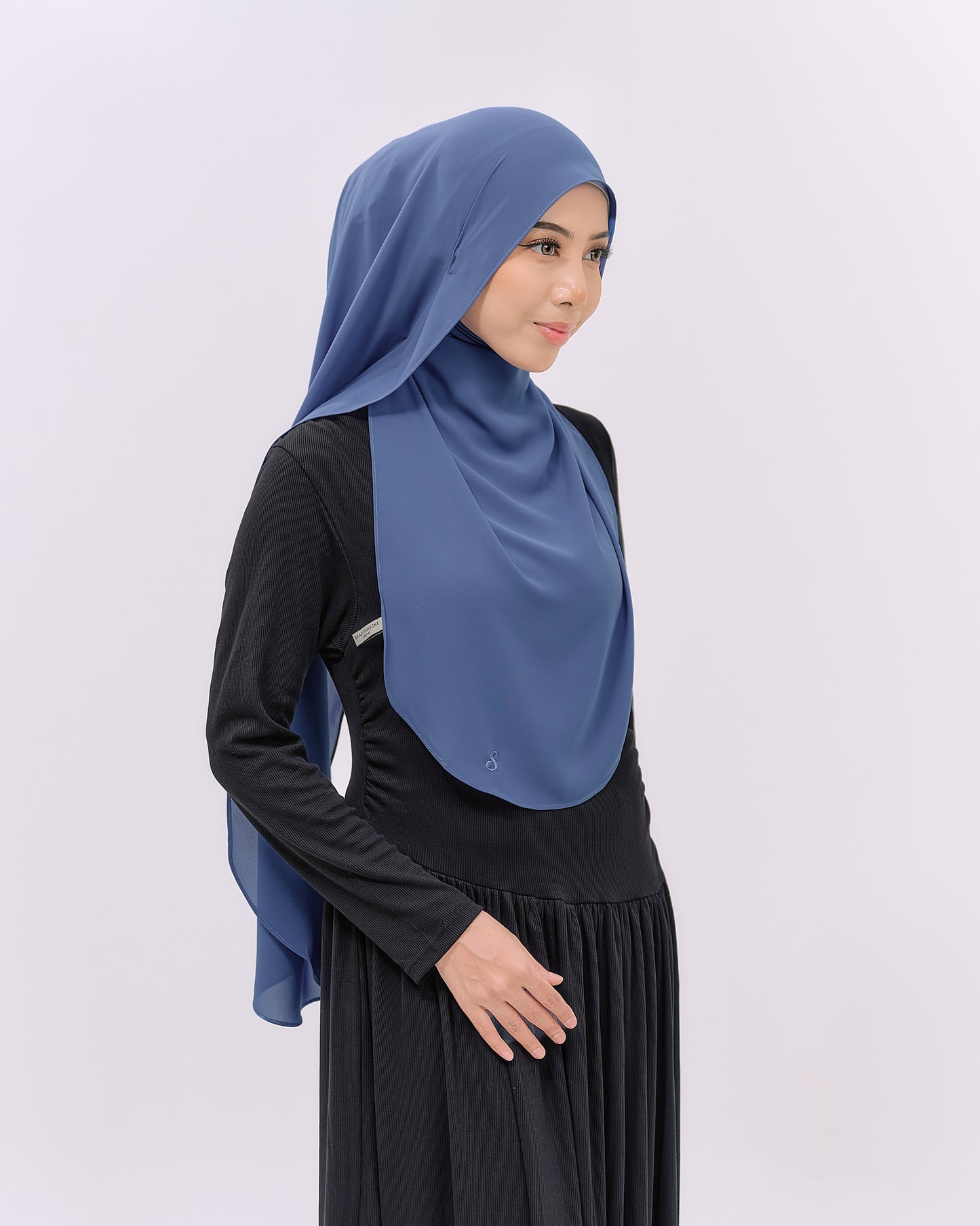 LOVA IN OCEAN BLUE