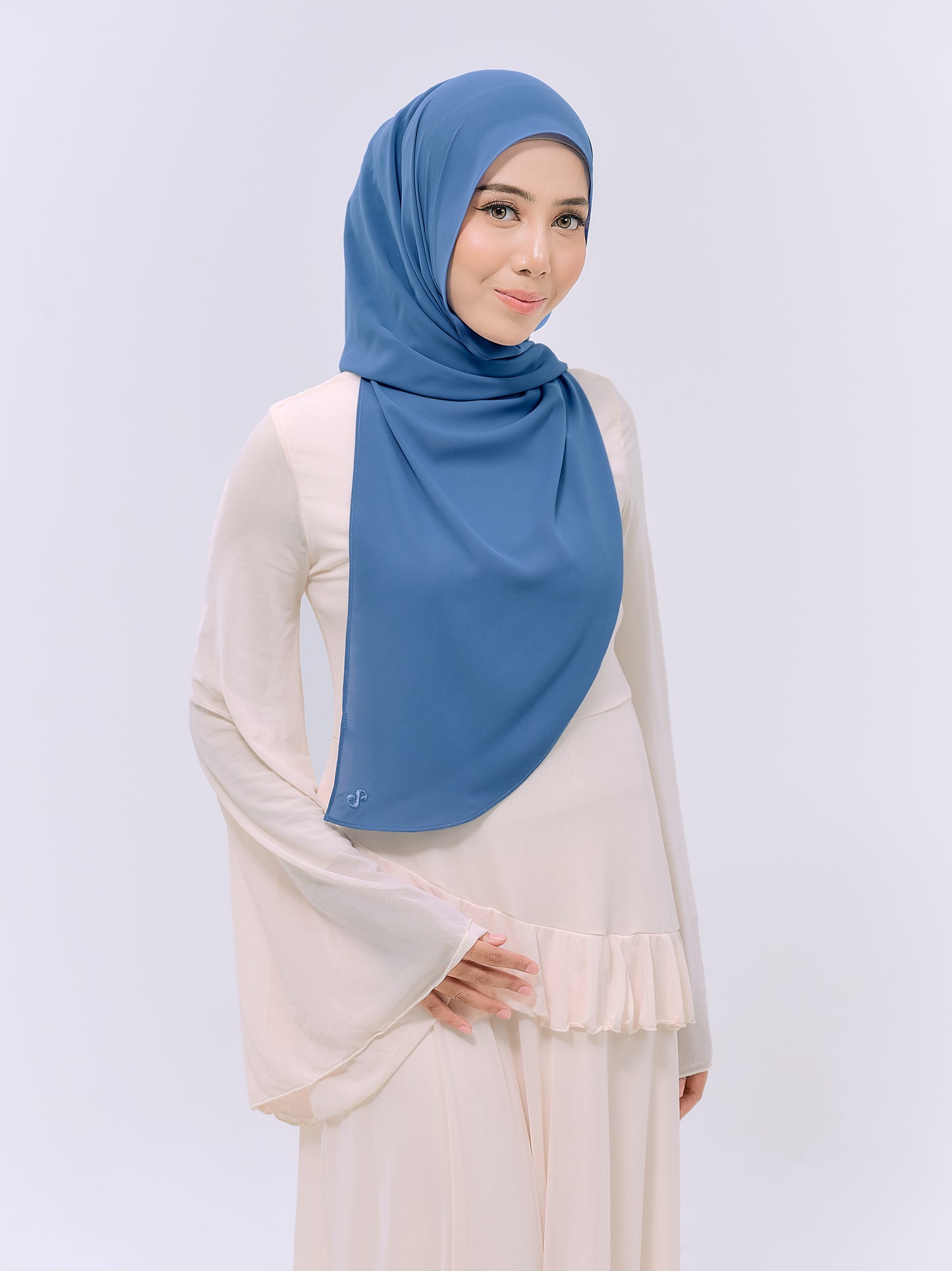 CLAIA IN OCEAN BLUE