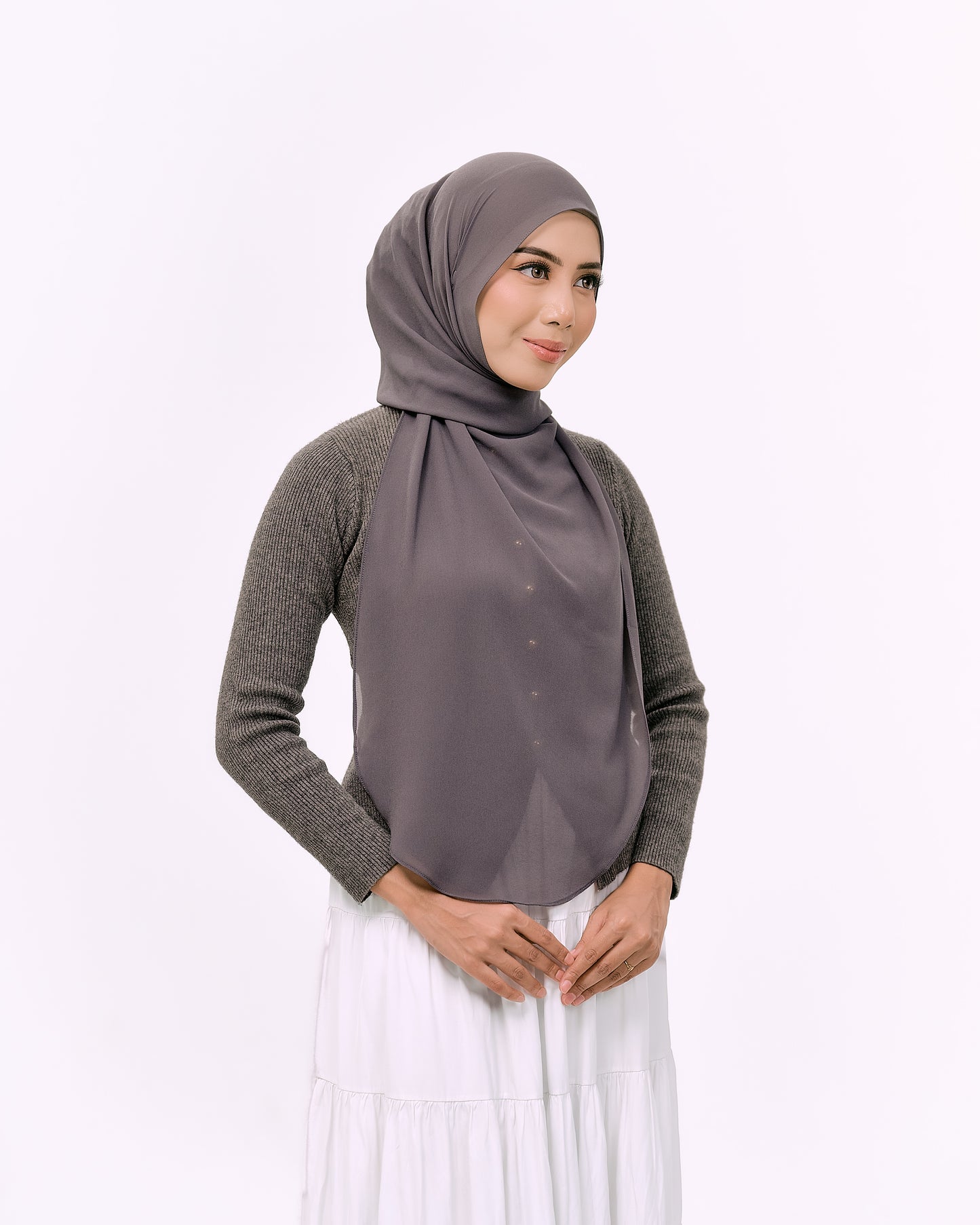 YARA IN GREY