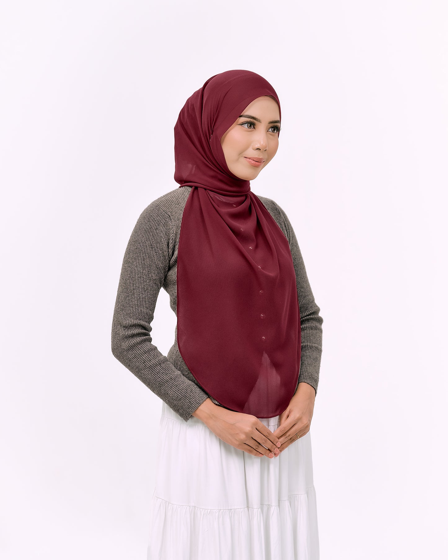 YARA IN MAROON