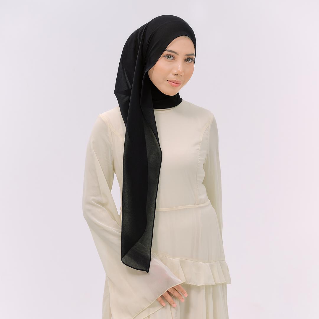 CLARA HOODIE SHAWL
