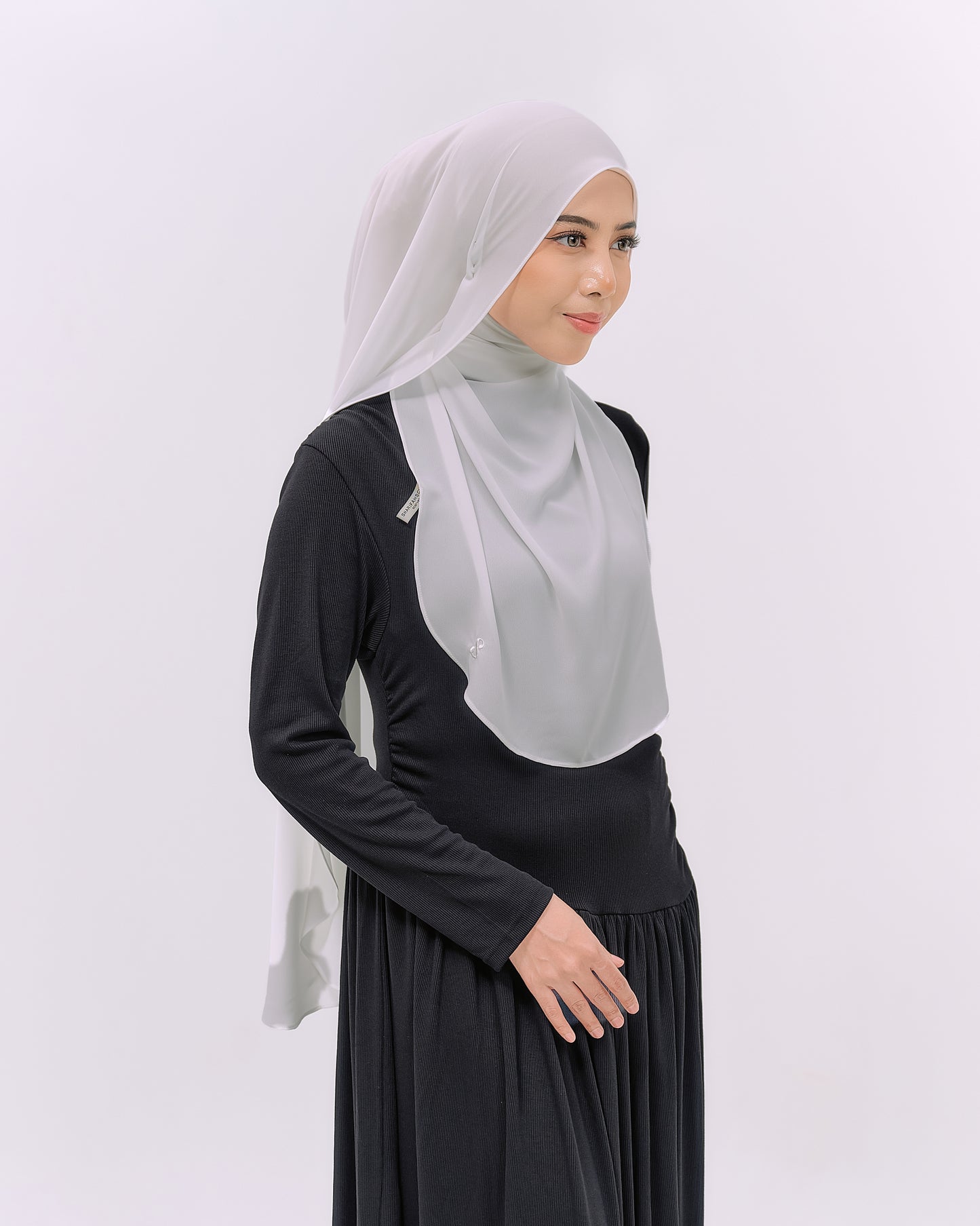 LOVA IN OFFWHITE