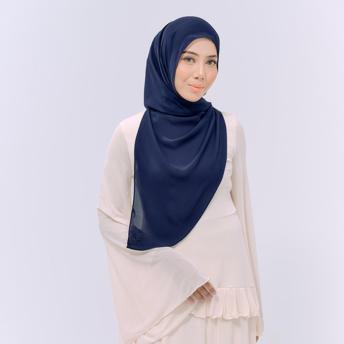 CLAIA HOODIE SHAWL