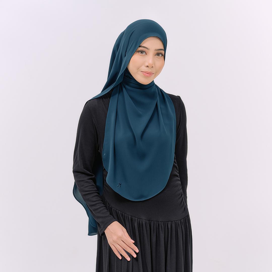LOVA HOODIE SHAWL