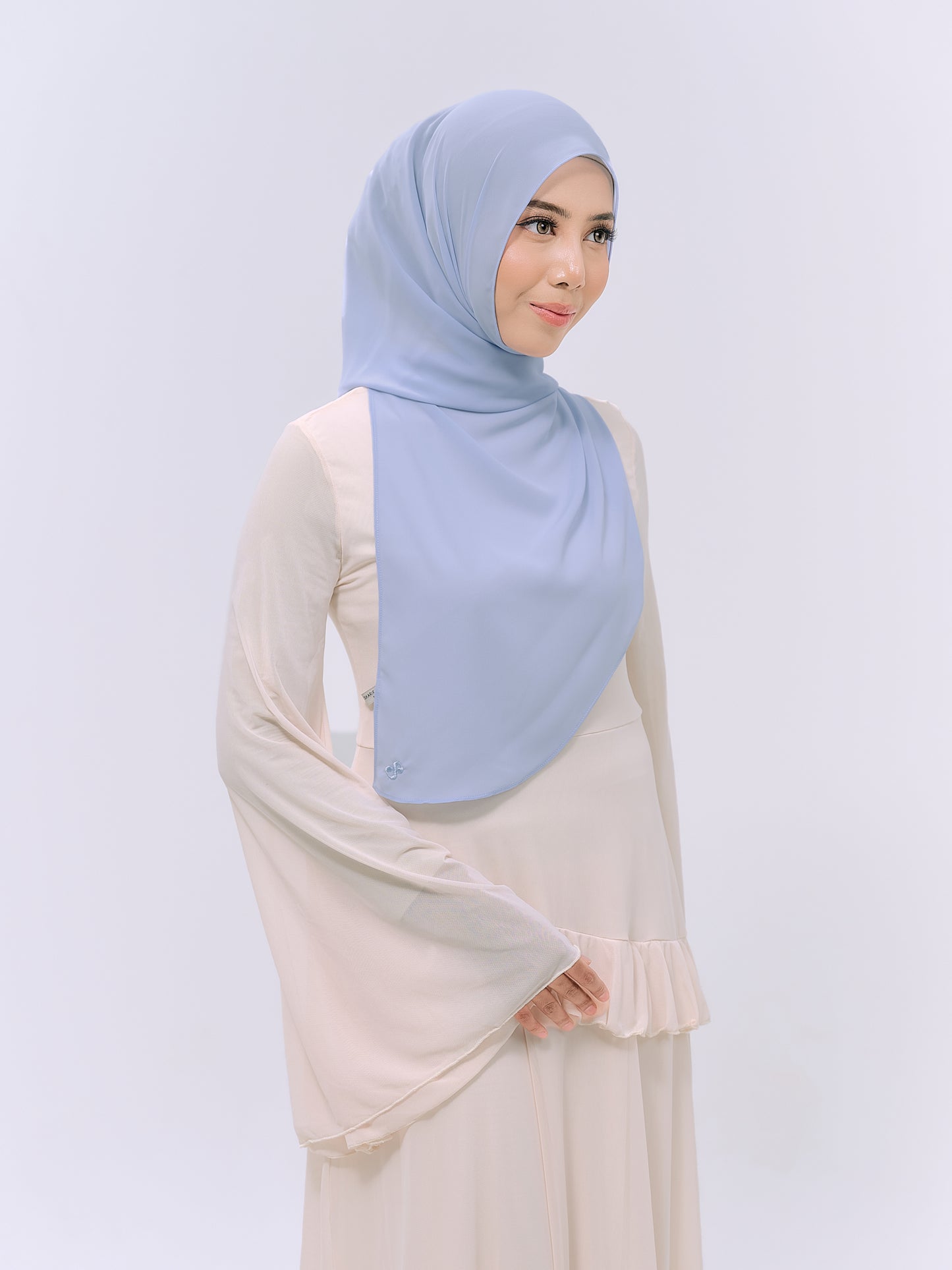 CLAIA IN SKY BLUE
