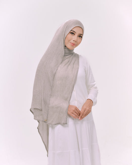 DREAMY IN LIGHT GREY