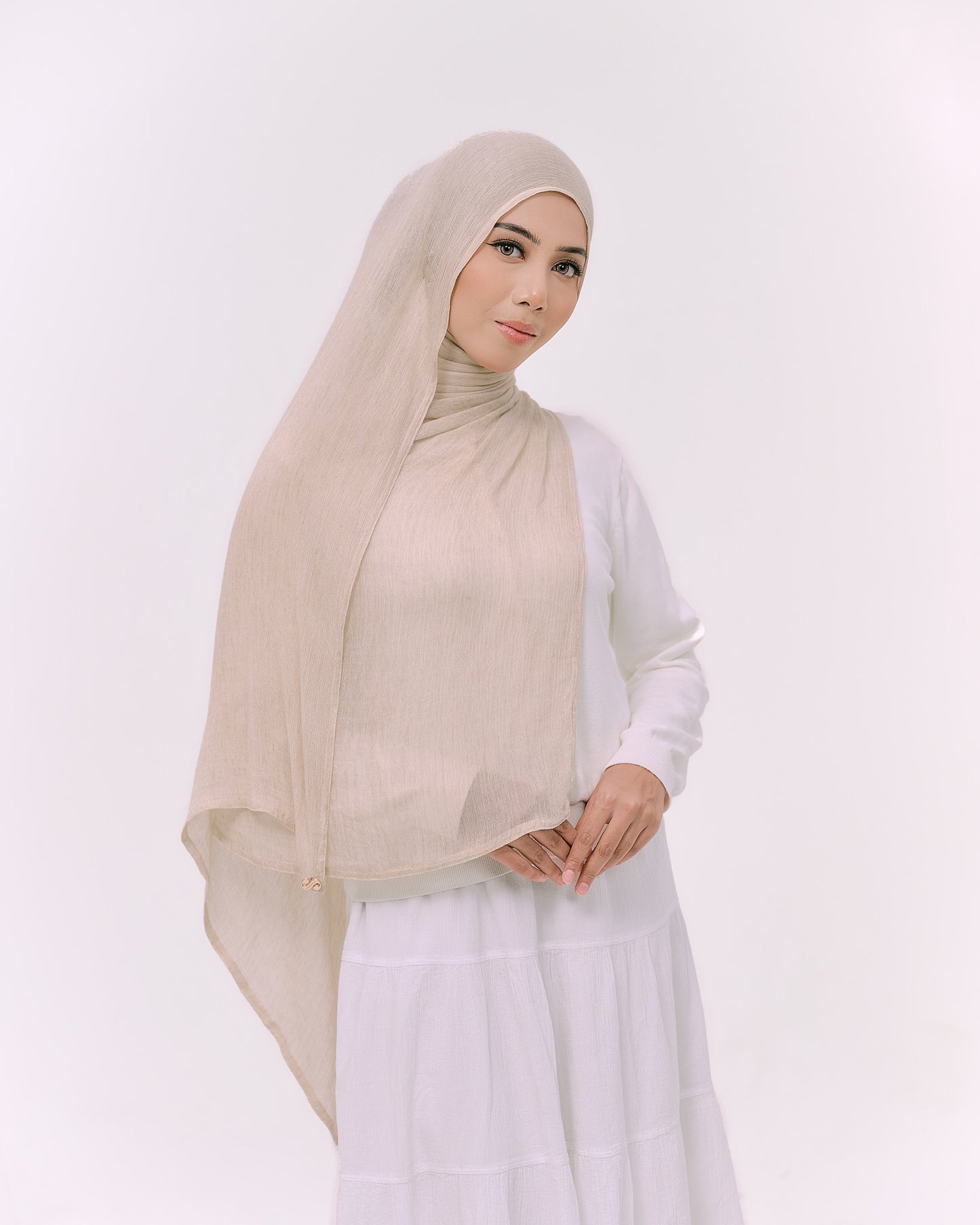 DREAMY IN CREAM