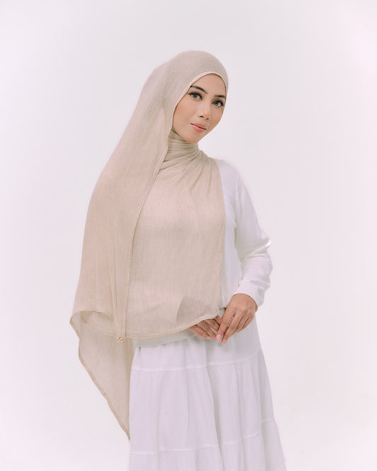 DREAMY IN CREAM