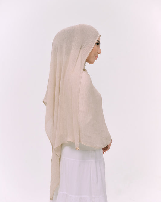 DREAMY IN CREAM