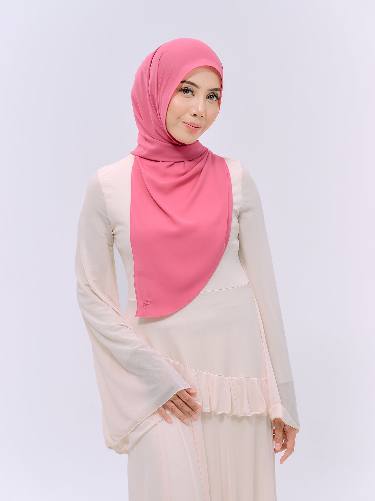CLAIA IN BARBIE PINK