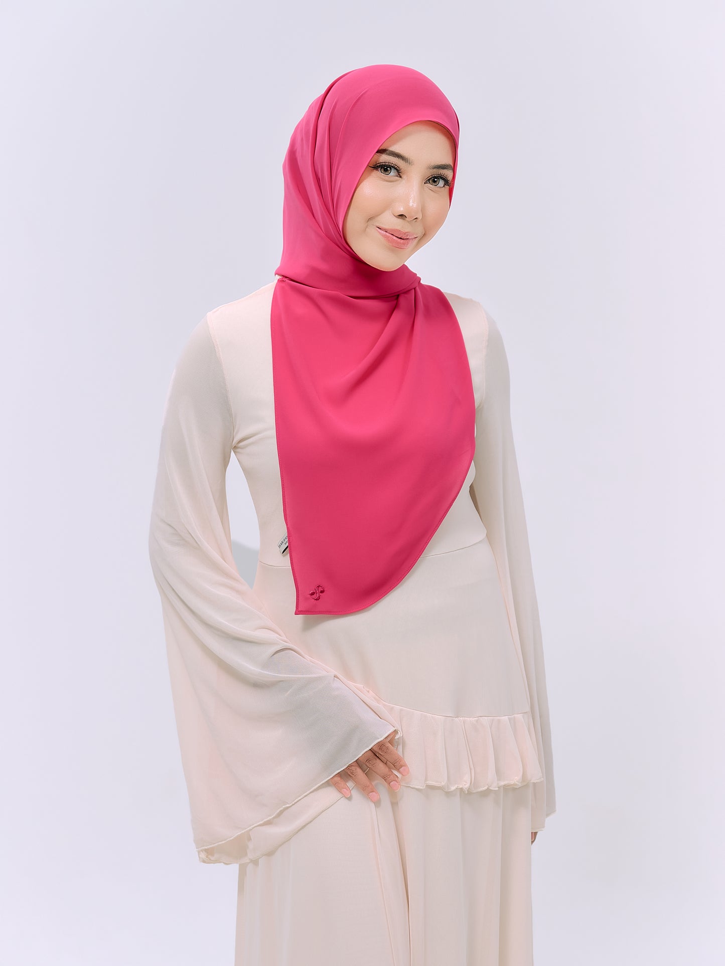 CLAIA IN HOTPINK
