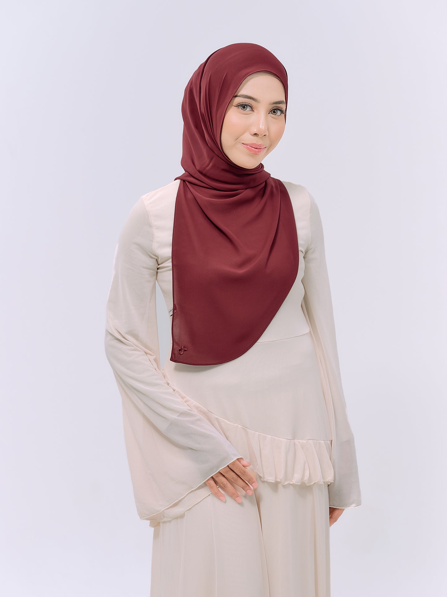 CLAIA IN DARK MAROON
