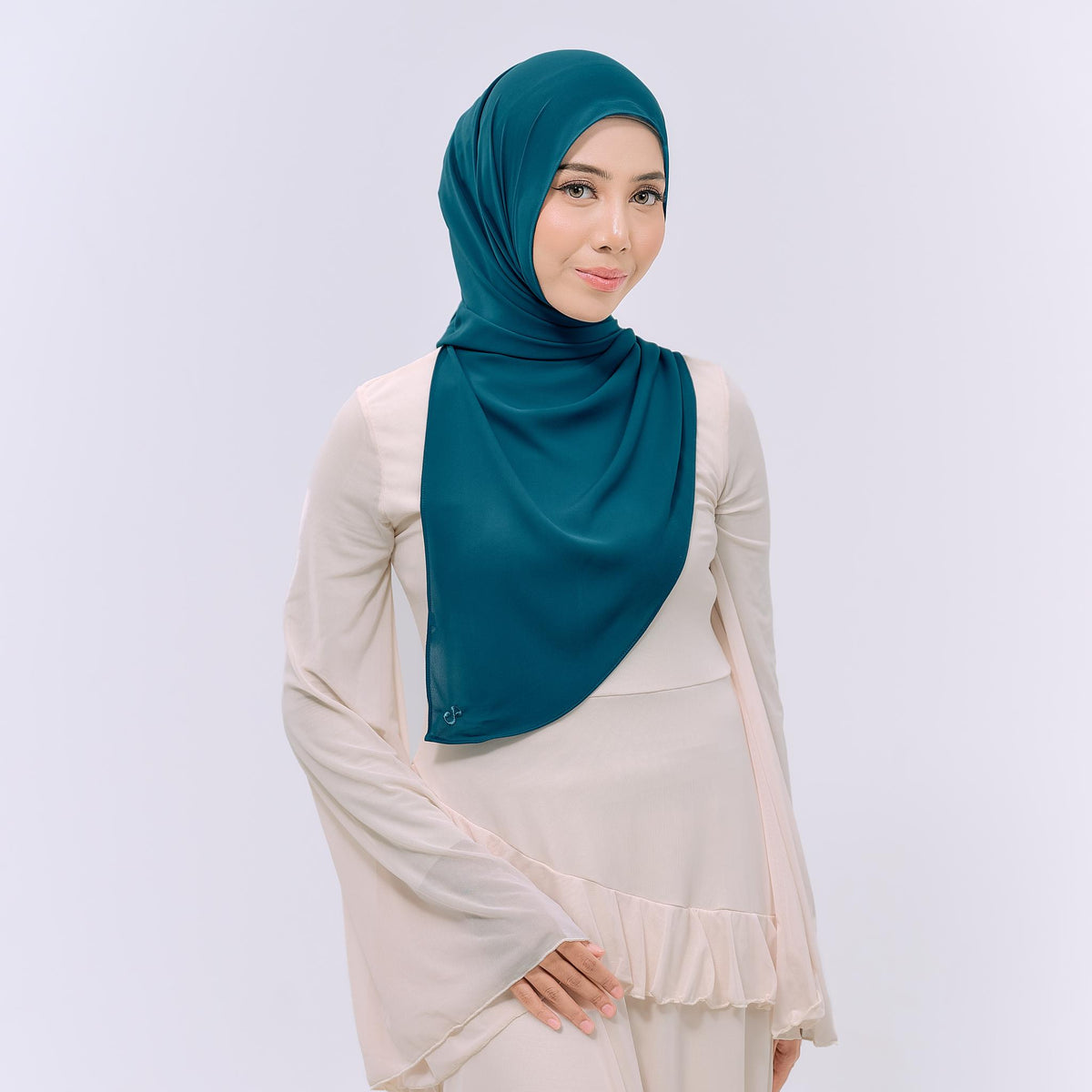 CLAIA HOODIE SHAWL