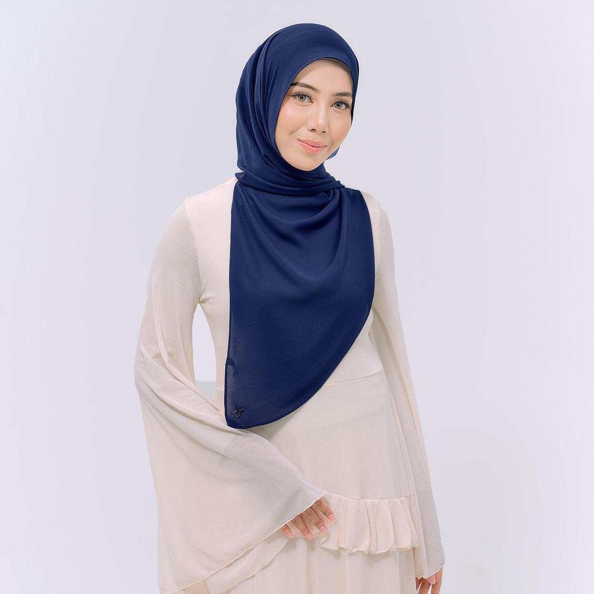 CLAIA HOODIE SHAWL
