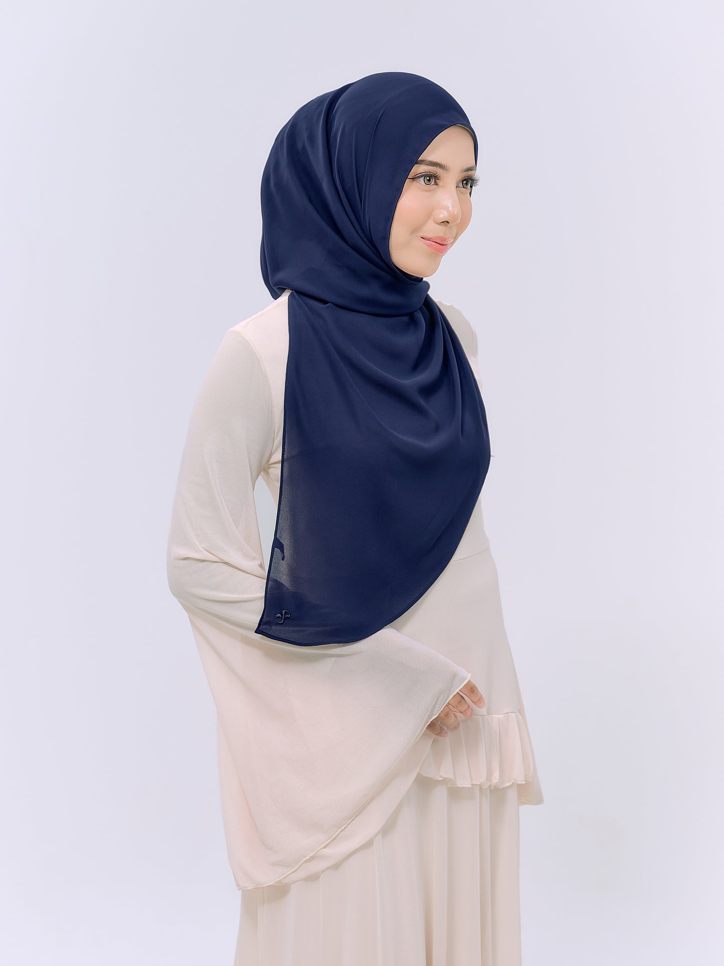 CLAIA IN MIDNIGHT BLUE