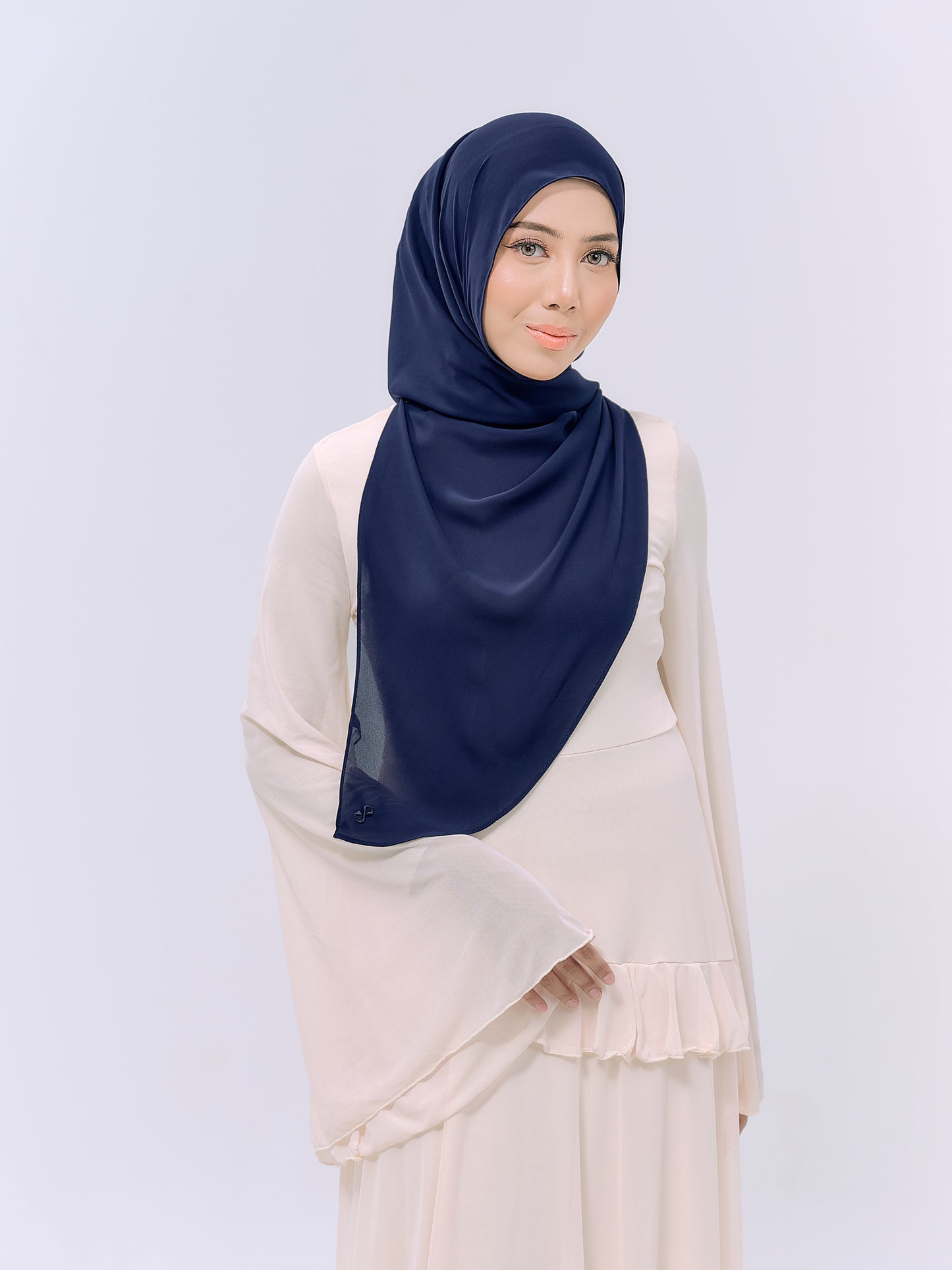 CLAIA IN MIDNIGHT BLUE