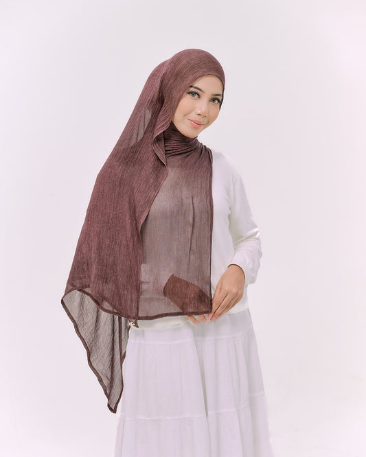 DREAMY IN MAHOGANY