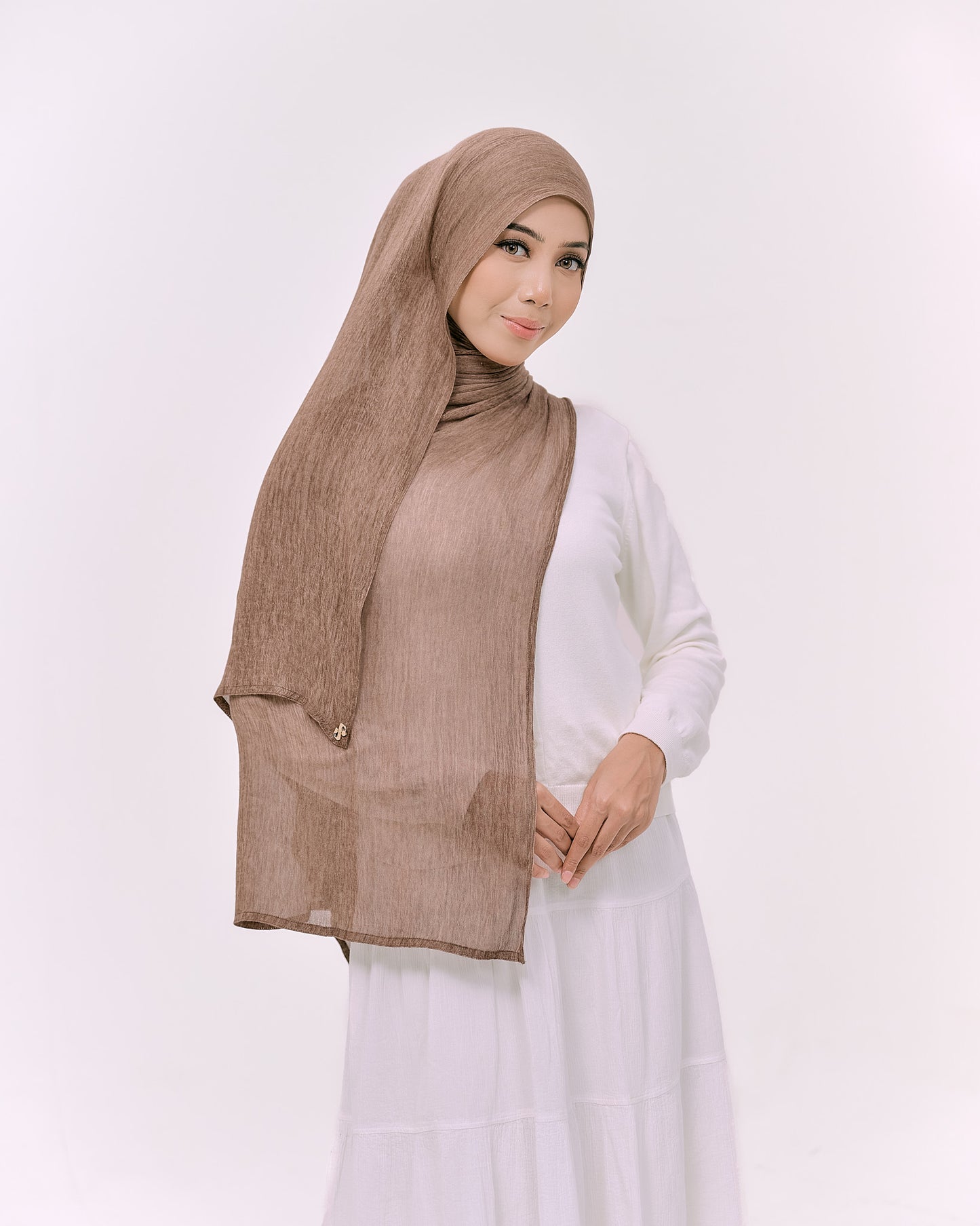 DREAMY IN WALNUT