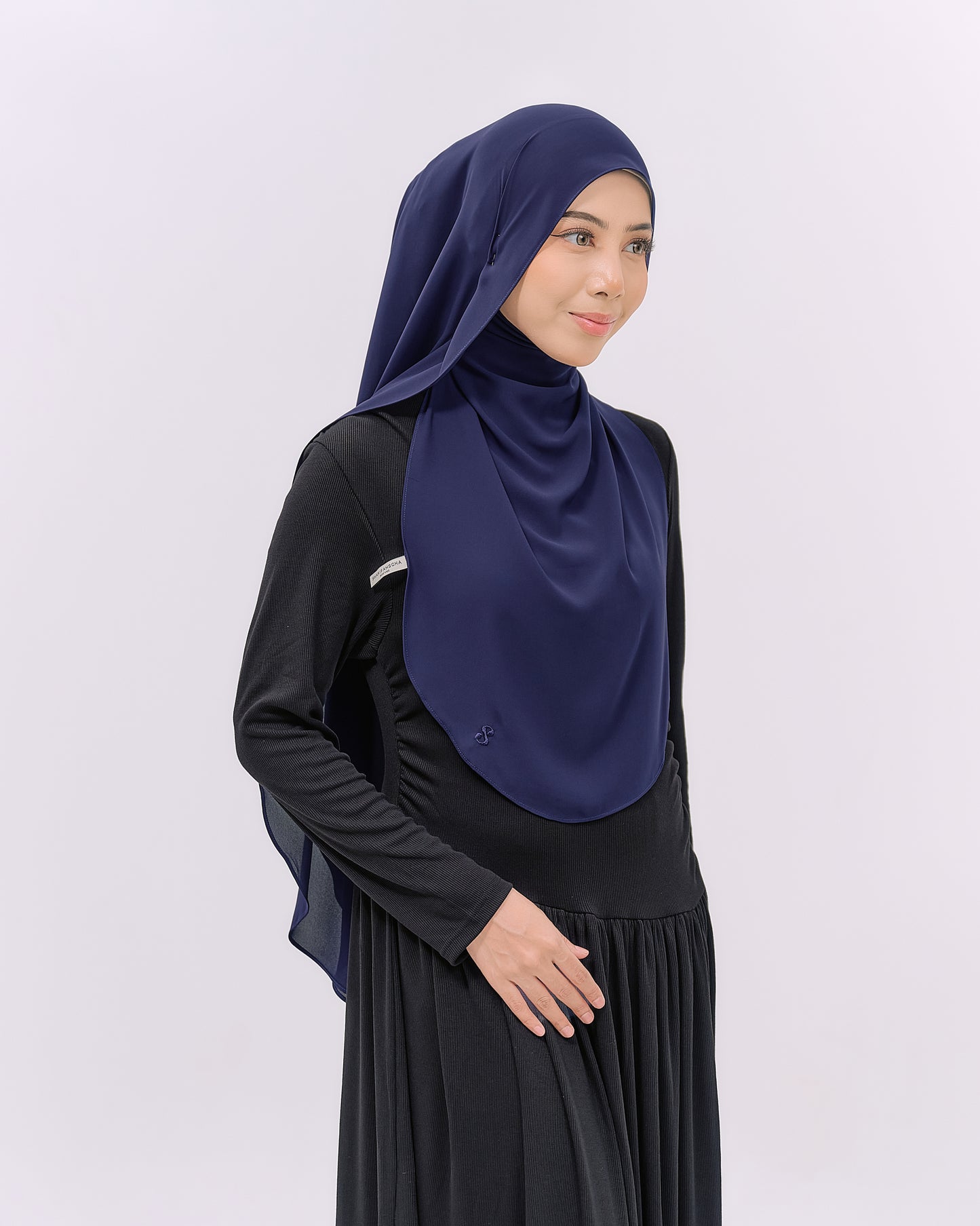 LOVA IN DARK BLUE