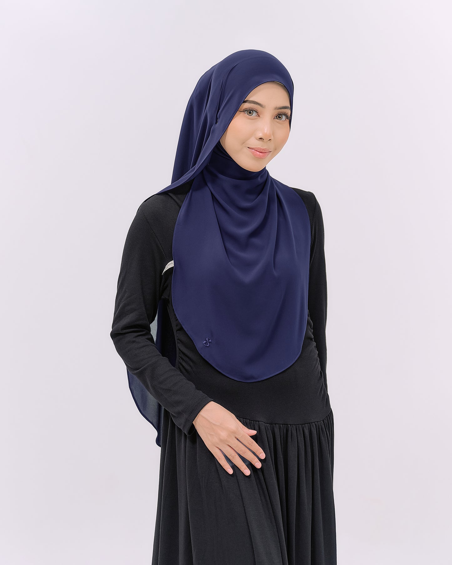 LOVA IN DARK BLUE