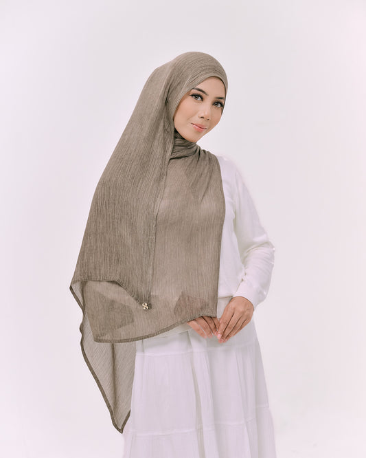 DREAMY IN ASH BROWN