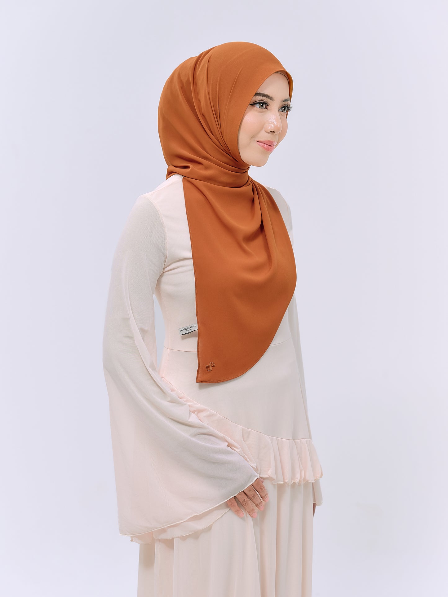 CLAIA IN DEEP ORANGE