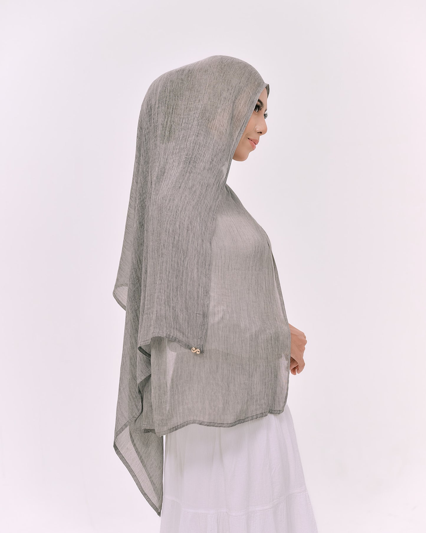 DREAMY IN GREY