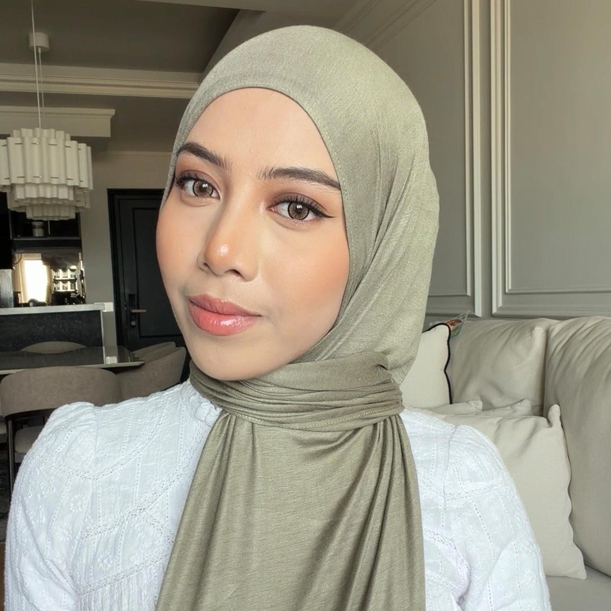 NEYA HOODIE SHAWL