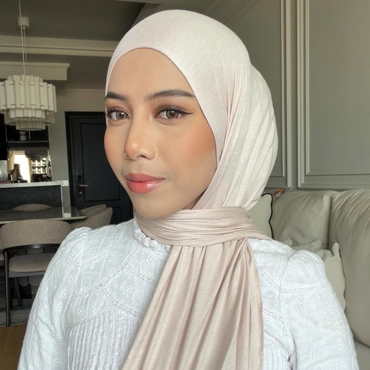 NEYA HOODIE SHAWL