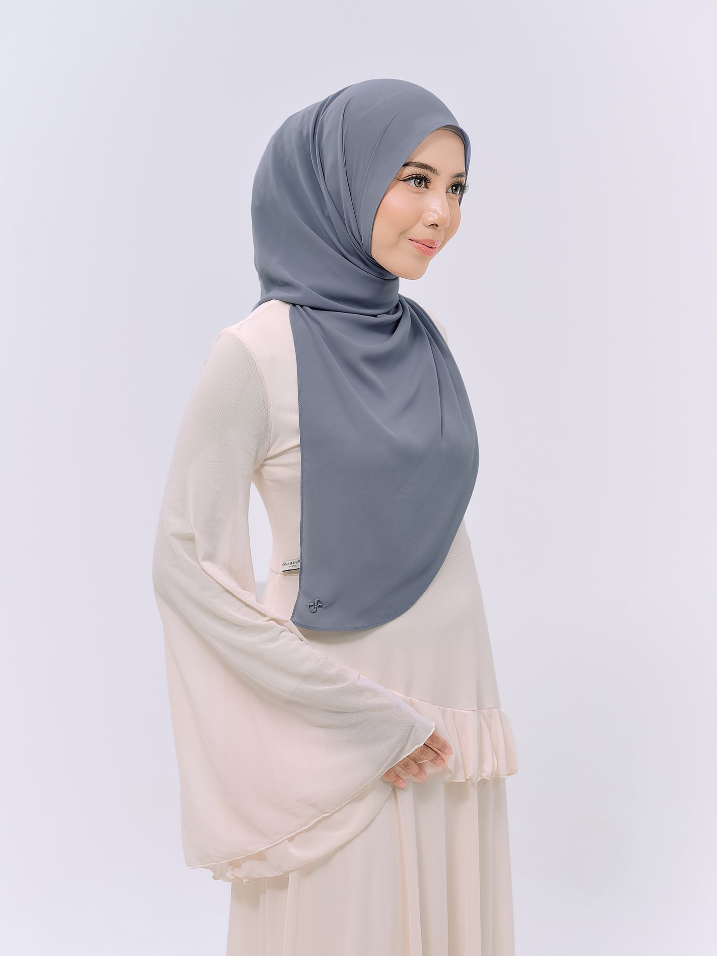 CLAIA IN DUSTY BLUE