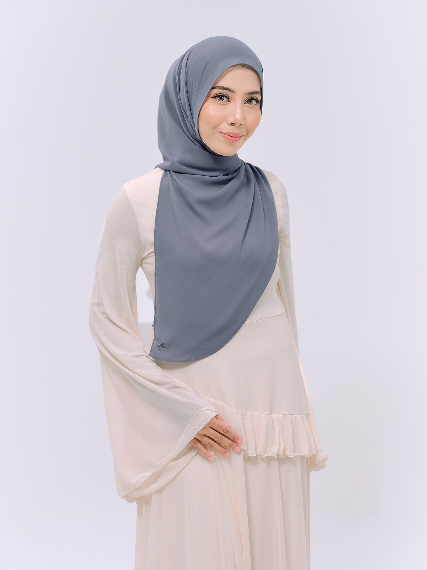CLAIA IN DUSTY BLUE