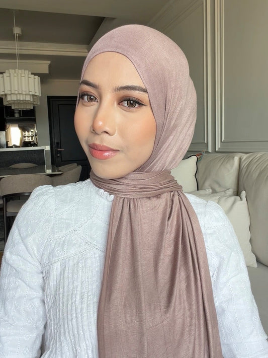 NEYA IN LIGHT TOUPE