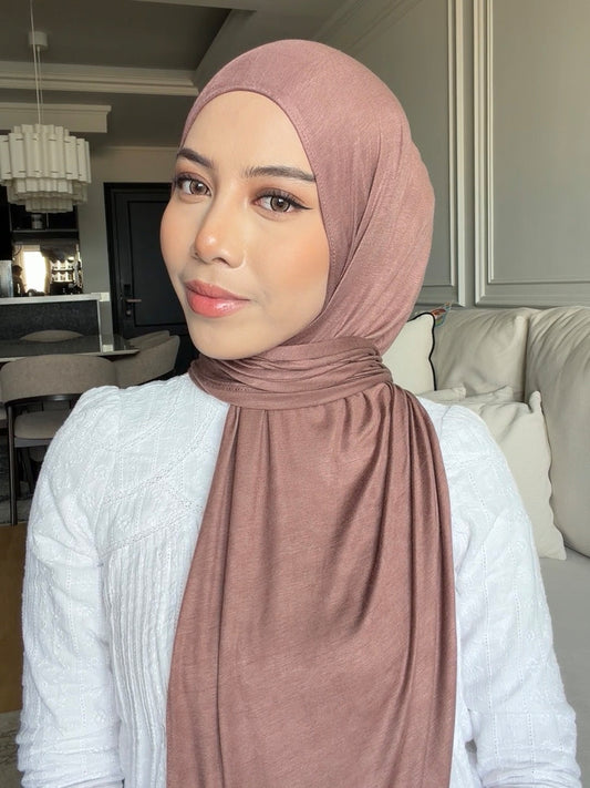 NEYA IN ROSEBROWN