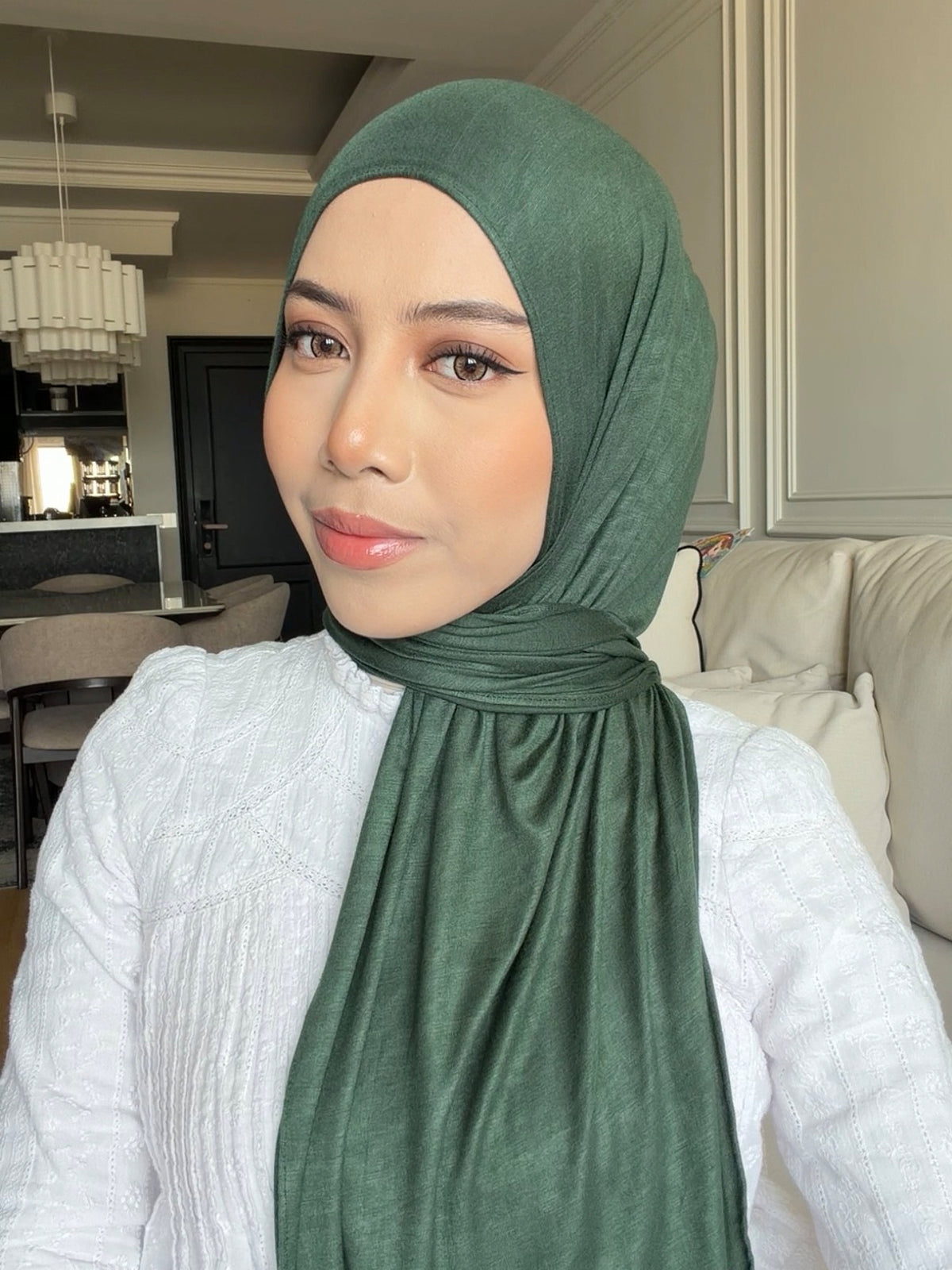 NEYA IN EMERALD