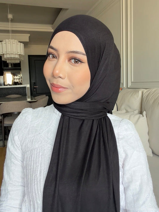 NEYA IN BLACK