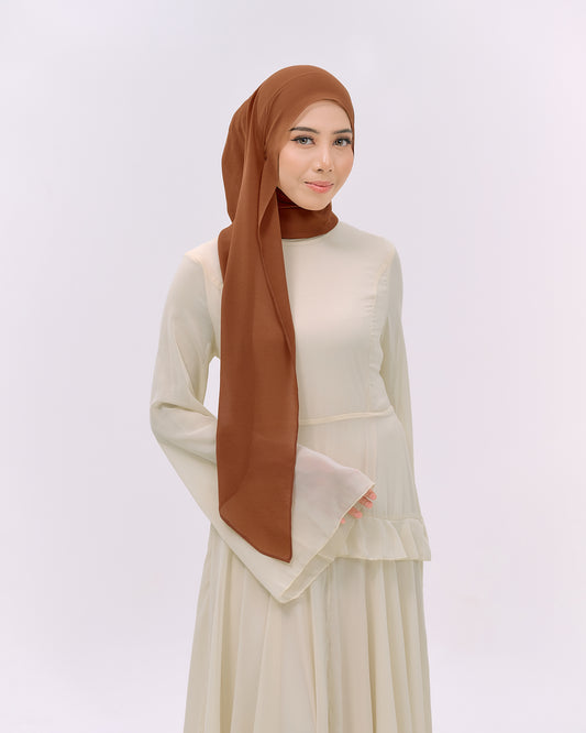 CLARA IN BISCUIT