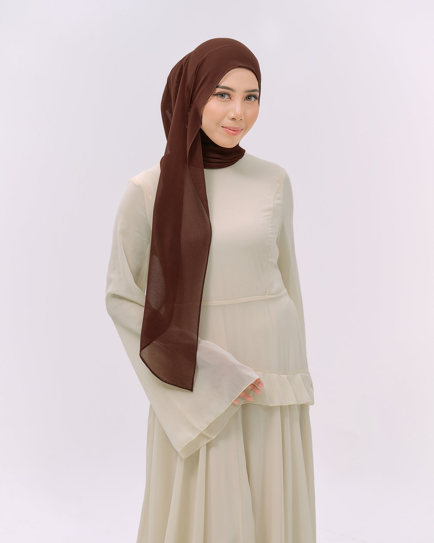 CLARA IN BROWN