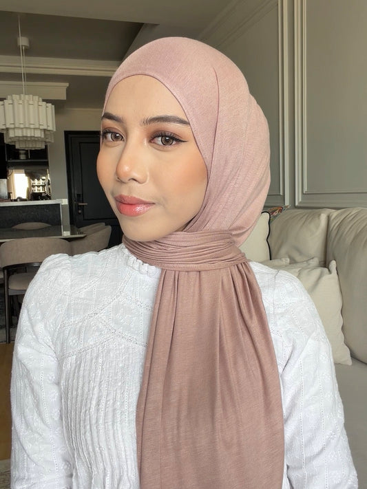 NEYA IN PINK BELACAN