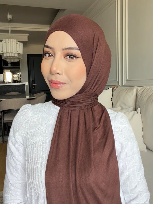NEYA IN RICHBROWN