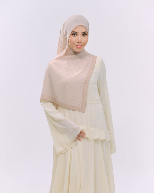 POLKAPLAID IN BEIGE